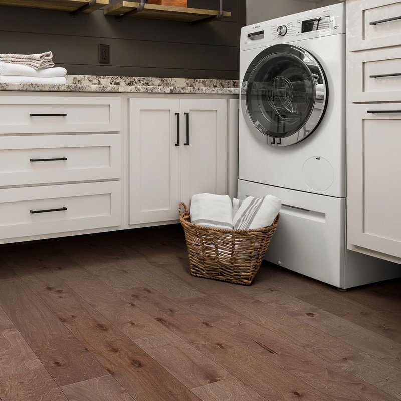 Laundry room - Mac's Custom Flooring in Redlands